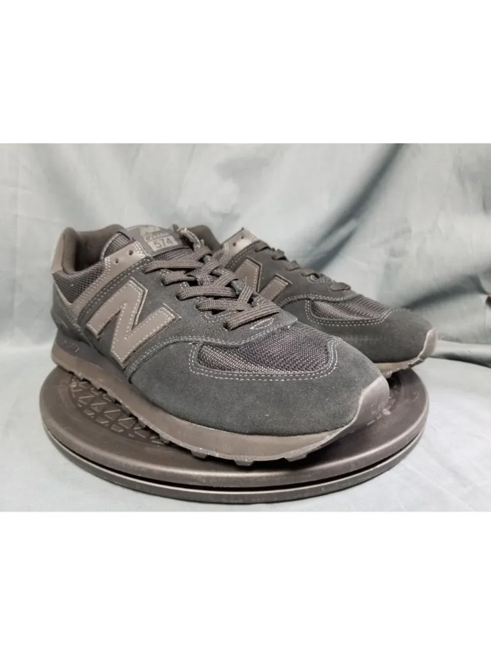 New Balance 574 Core Sneakers Suede ML574EVE Black Men's Size 10.5 NEW NO BOX!